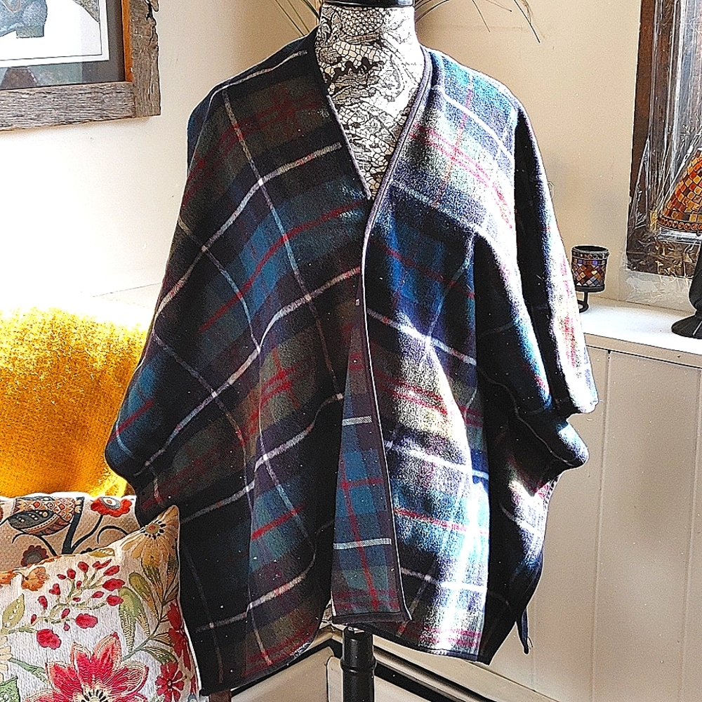 Sleeved shawl